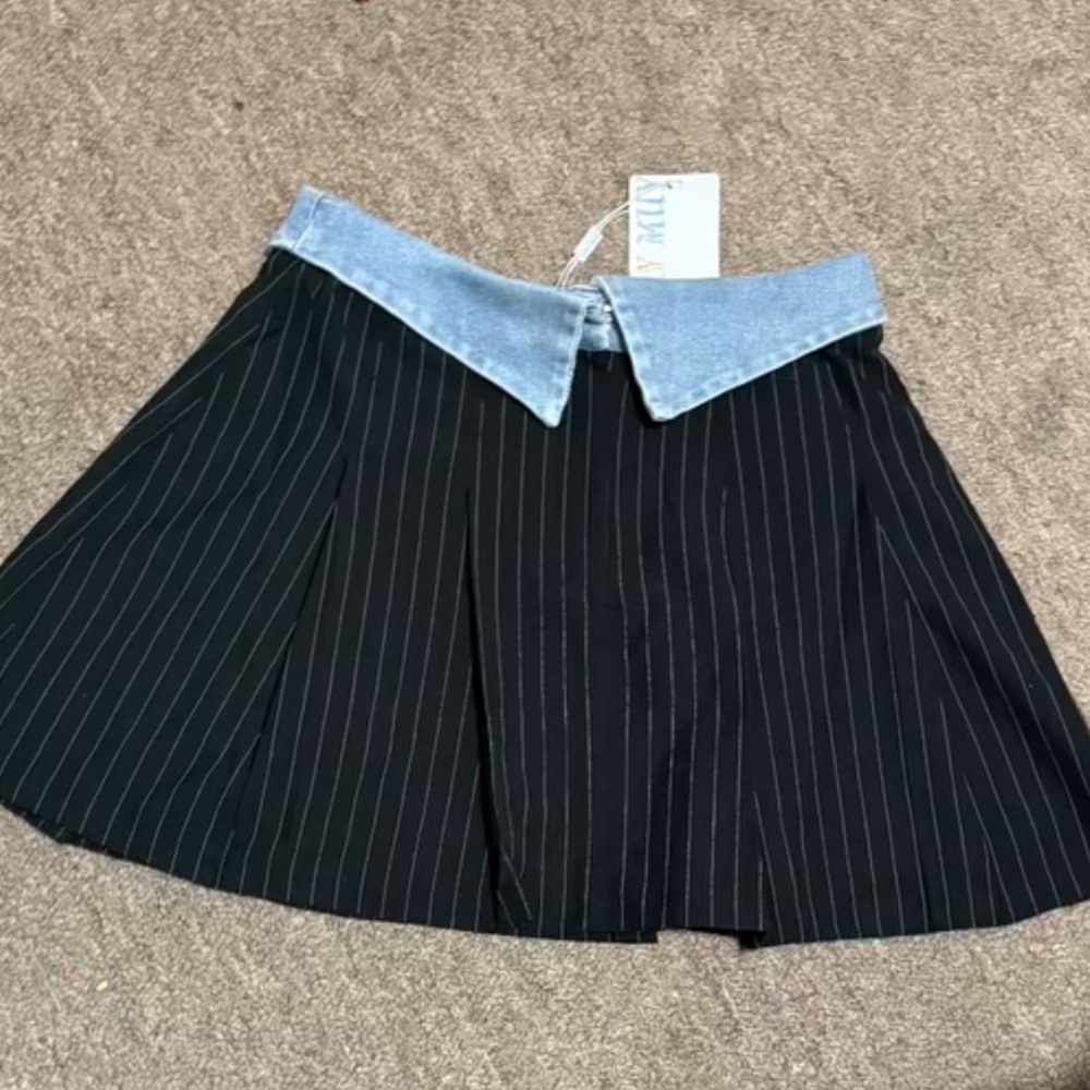 Jimmy Choo Black Pleated Mini Skater Skirt